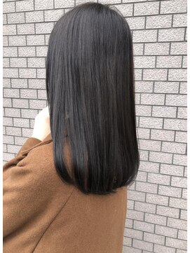 リア(Lia by KENJE) Lia　トーンダウンもイルミナカラーで♪