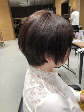 ザ シー 海老名(The C) [The C 岩崎あつき] 襟足スッキリ◎丸みショートボブ