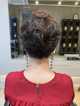 ヘア デザイン リスク(HAIR DESIGN RISK) 【RISK 高橋勇太】黒髪でシルエットが完璧な束感ベリーショート