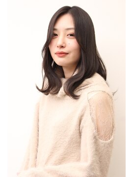 ピアーネ(PIANE) 大人女子のセミロングヘア