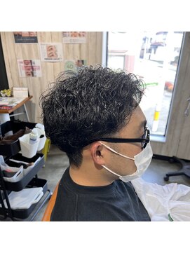 フィール ヘアー(feel hair) ゆるめツイストスパイラルパーマ