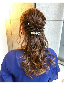 コワフュールエミカ(coiffure EMIKA) 結婚式アレンジ　ねじりハーフアップ
