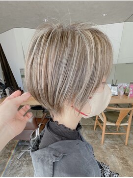 ミキ(Miki) 大人きれいめショート/40代50代60代70代/ハイライト