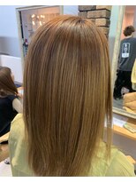 リノ 金山(Rino)&nbsp;デザインカラー/レイヤーカット/ウェットヘア/オリーブベージュ