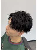 センターパート×縦落ちパーマ