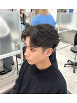 キートス(Kiitos)&nbsp;センターパート　ショートフェザーパーマ