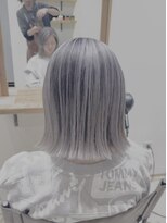 リフル 八王子(RIFULL)&nbsp;ハイライト　バレイヤージュ　ショート　レイヤー　髪質改善