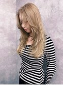 white blonde ＋ レイヤーカット
