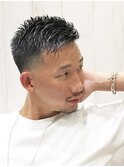 ツヤ感短髪スパイキースキンフェードソフトモヒカンアップバング