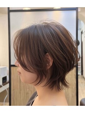 五感鷹匠 髪の診療所 襟足が少し長めのショートレイヤー
