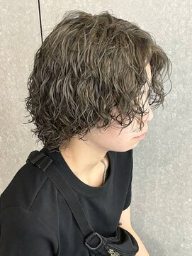 ニアウ 太田店(Niau) ツイストスパイラルパーマセンターパートウルフ群馬太田眉毛