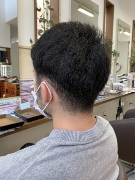 コアフィールフィス(COIFFURE fils) 《見附 今町》メンズ 黒髪刈り上げスタイル
