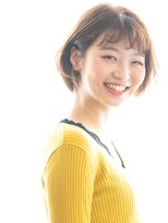 ヘアーサロン ラフリジー(Loufreasy)&nbsp;イルミナカラーで透け感アッシュ × 耳かけショートミニボブ