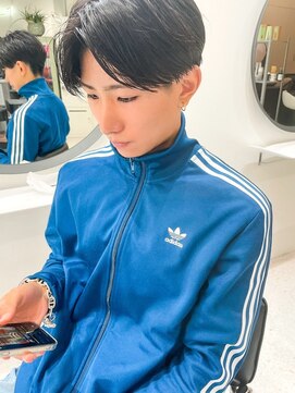 ヒビヲ(HIBIO) ニュアンススパイラルパーマツーブロックセンターパート