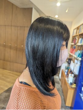 ルレ 本山(Relais) ブルーブラックカラー×顔周りハイレイヤーヘア