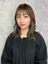 アンダーバー(UNDRvr)&nbsp;ホワイトグレージュミニウルフデジタルパーマオリーブグレージュ