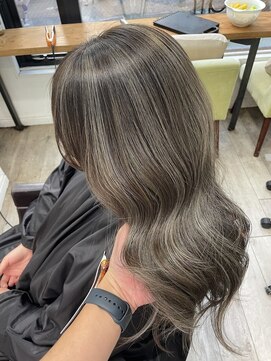 アップ(A+hair) ハイライトカラーミルクティーケアブリーチ白髪ぼかし髪質改善