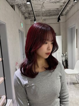 レーヴバイキートス(REVE by kiitos) 赤みをしっかり感じるボルドーカラー