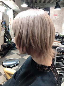 トリックストア(TRICK STORE) パープルベージュカラー ミディアムウルフカット