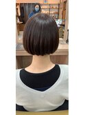 艶感バッチリラベンダーカラー×首元スッキリ前下がりボブ