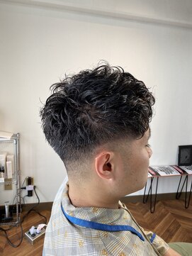 キアノス(kyanos) フェードパーマ