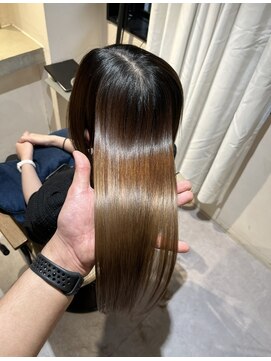 リラエ(Lyrae) 縮毛矯正/髪質改善/美髪カラー/トリートメント【大阪/西梅田】