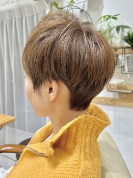 コンフィープラス(comfy plus) 20代30代大人可愛い小顔ショート丸みボブウルフカット