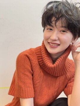 イコル(ikoru) ナチュラルパーマショート/グレージュカラー/30代/代官山/中目黒