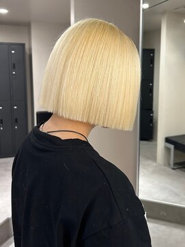 ベレーザ 渋谷(BELEZA) 9617ミルクティーアッシュハイトーンカラー韓国切りっぱなしボブ