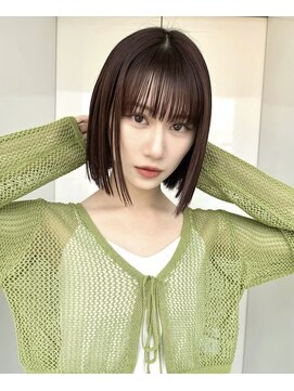 ホロ(hollo) 切りっぱなしボブストレートボブ　タンバルモリパツッとボブ