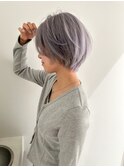 抜け感のあるラベンダーシルバーにショートヘア◎