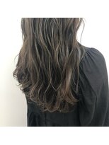 ワースホワイル(WORTH WHILE)&nbsp;ハイライト暗めカラーアッシュカラーグランマッシュ