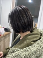 プラグ(Plug) ミニボブケアブリーチ暗髪透明感似合わせカット