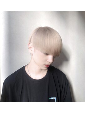 シン(syn) ハイトーンマッシュ　ナチュラルヘア