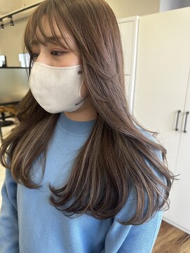 リジー(Litzy) ’韓国風おくれ毛×透明感カラー’