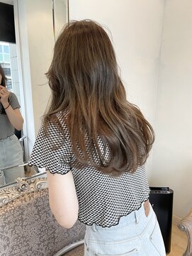 シラフ(SHIRAF) イルミナカラーでオリーブベージュカラー