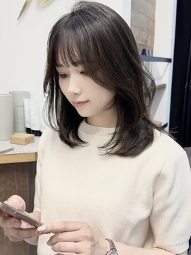 ビュー フクオカ(VIEW FUKUOKA) 小顔レイヤーカット×ナチュラルグレージュ30代40代50代