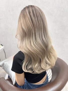 ロンド レア 天神大名店(Lond Le’a) ミディアムヘアデザインカラーフェイスフレーミング暗めカラー