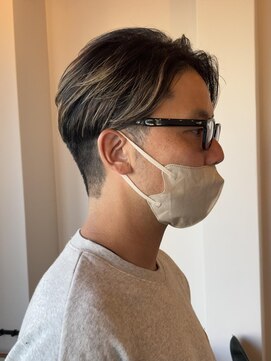 メンズヘア/センターパート/ハイライト