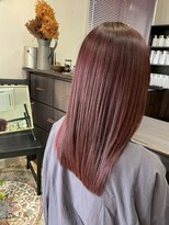 シー 岡崎(,SHE) 毛先まで凛と美しく。潔いラインの洗練切りっぱなしロング