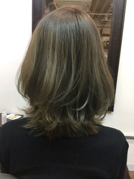 コレット ヘアー 大通(Colette hair) オリーブベージュ