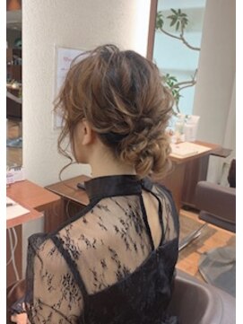 マール(marl) 【marl.】ゆるふわウェーブシニヨン