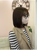 オリーブベージュ