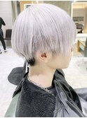 イメチェンくびれショートカット ホワイトアッシュグレージュ