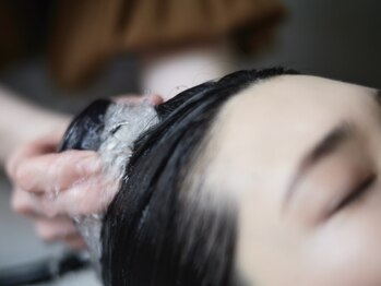 ロータスヘアーデザイン(Lotus Hair Design)の写真/個室完備！お客様ひとりひとりに合った施術で徹底的に頭皮改善♪日々の疲れをしっかり癒します☆