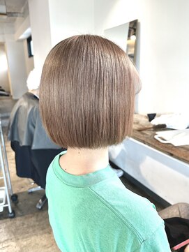 ニュート(Neut ) ミルクティーベージュカラーペールベージュカラー