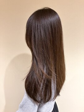 ゼン(Zen.) ロングヘアのレイヤースタイル