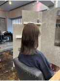 ベージュ
