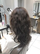 ネオリーブギンザ 銀座店(Neolive GINZA)&nbsp;トップからふわふわとした質感のパーマヘア