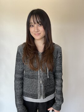 ロングヘア　レイヤーカット